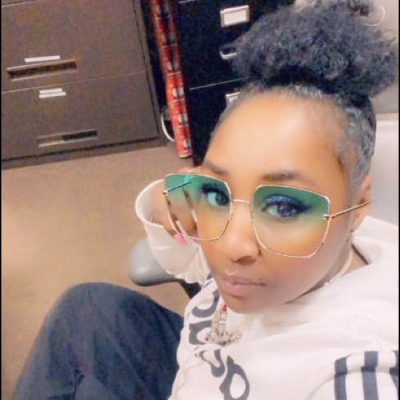 Meet your Posher, Jim - Picture 1 of 3